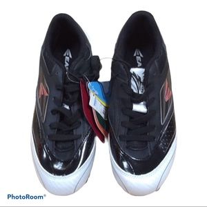 Easton Boy's Cleats Sz 6 NWT